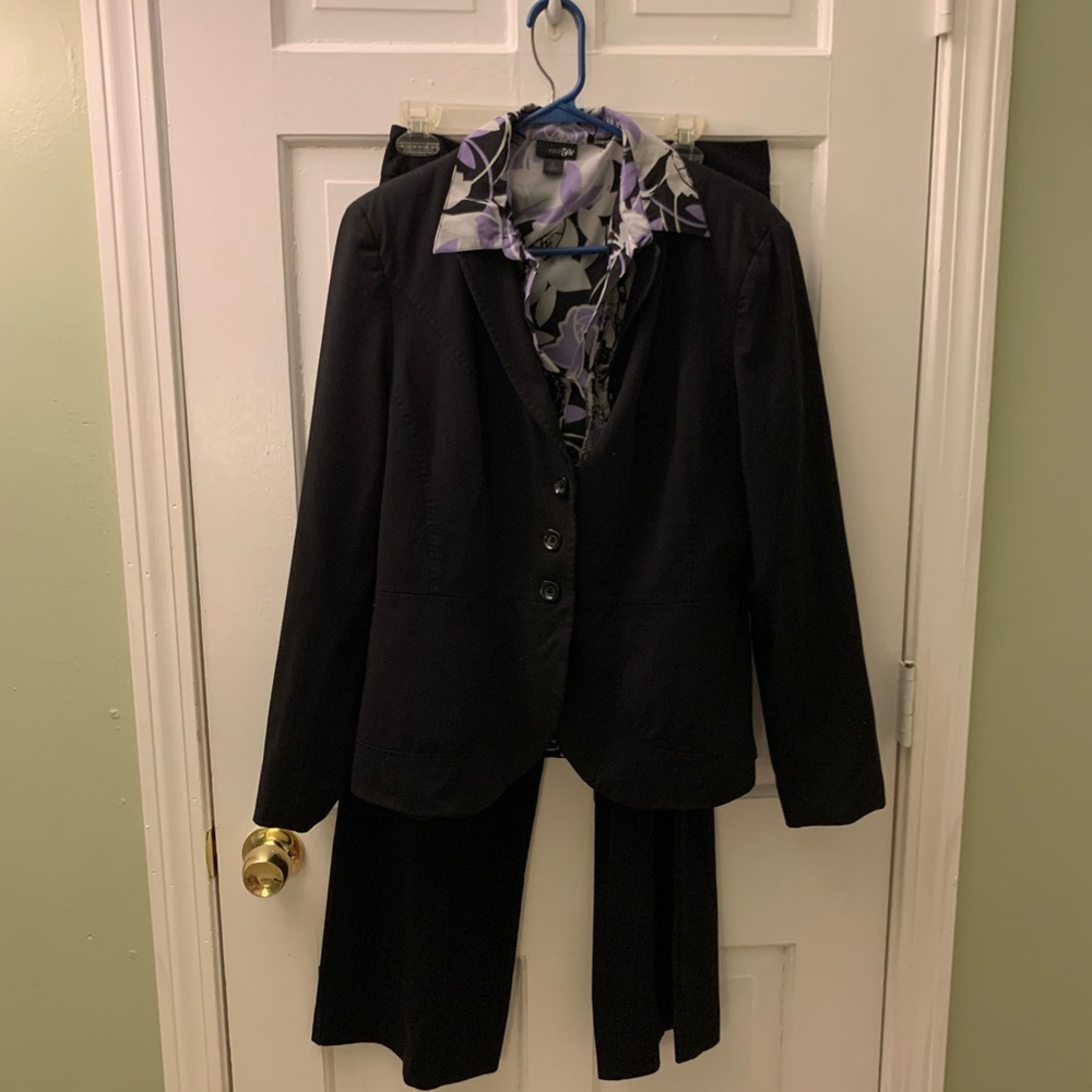 Women’s professional 3 piece suit.